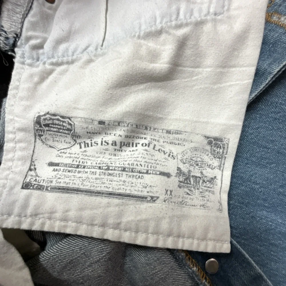 Levi's Blue Denim Straight Jeans Button Logo 5-Pocket Design Classic